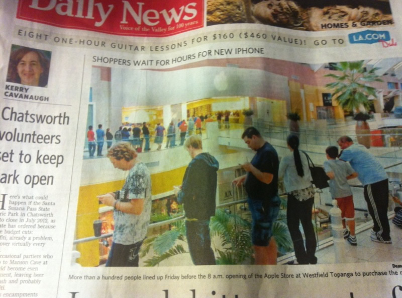 Newspaper article Apple store
